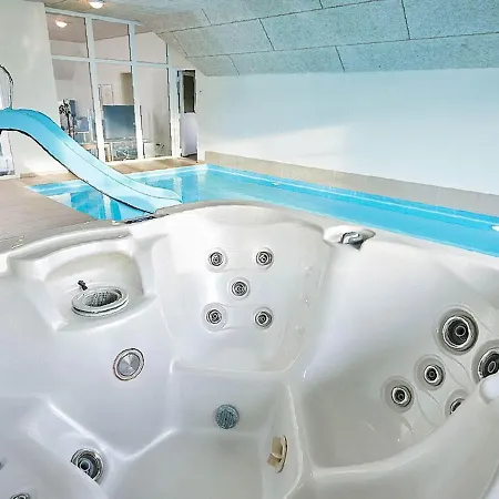 Holiday home 18 Person Holiday In *